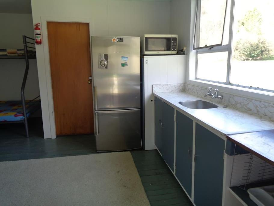 Rustic Woolshed Apartment Owen River ภายนอก รูปภาพ